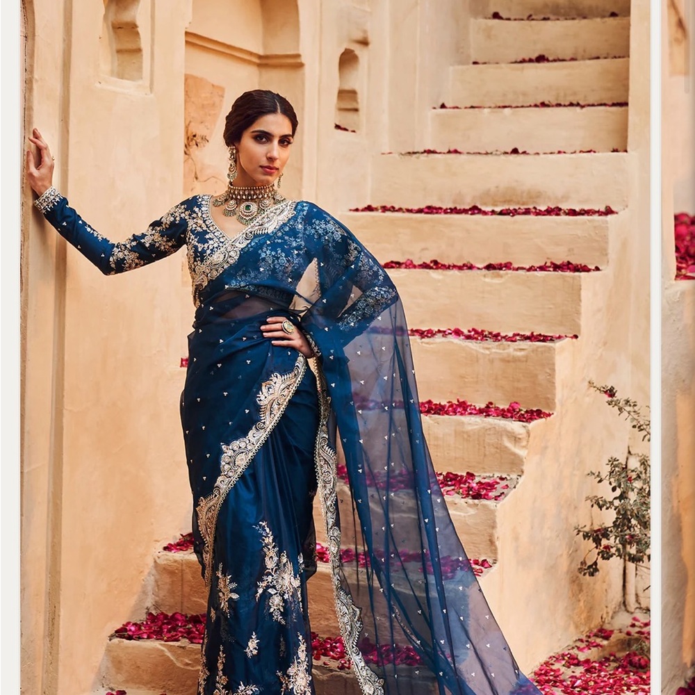 Lashkaara Teal Blue Embroidered Saree Long Sleeve XS